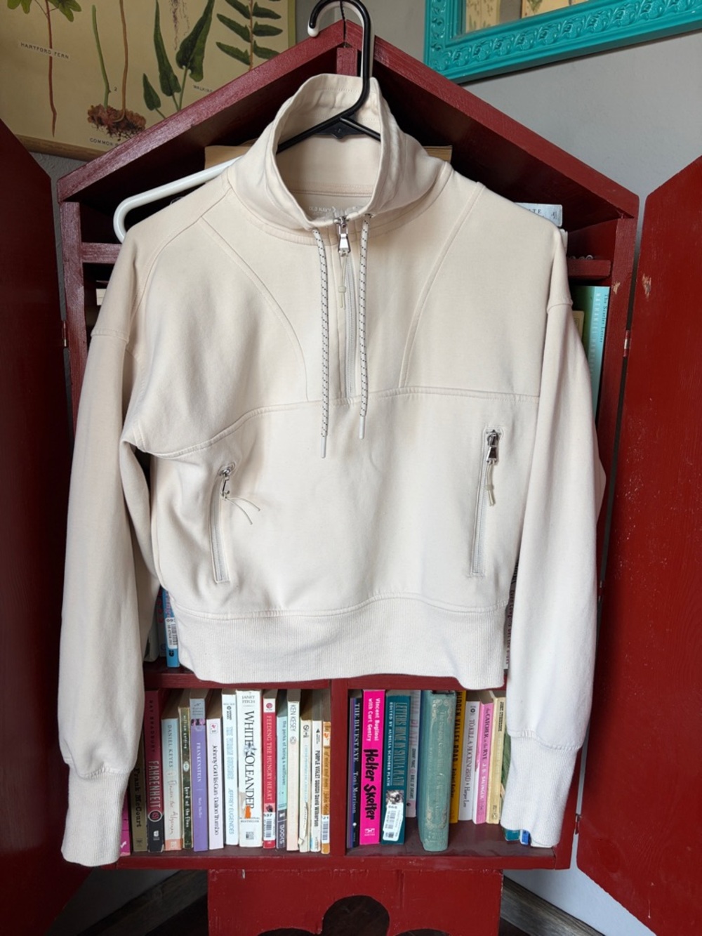 Old Navy Women's Cream Turtleneck Pullover Sweater